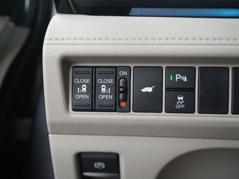 Used 2025 Honda Odyssey Elite image 32
