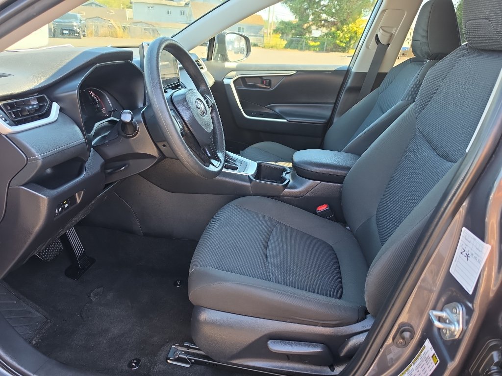 Certified 2025 Toyota RAV4 LE AWD/4WD image 15