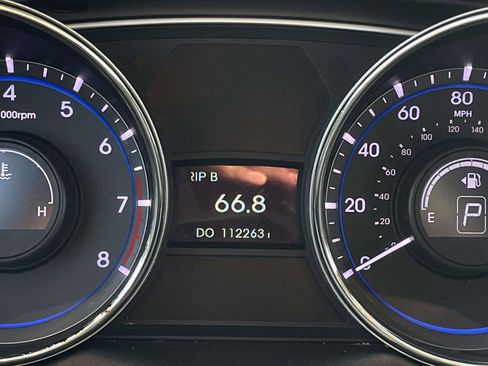 Used 2013 Hyundai Sonata Limited w/ Premium Pkg FWD image 25