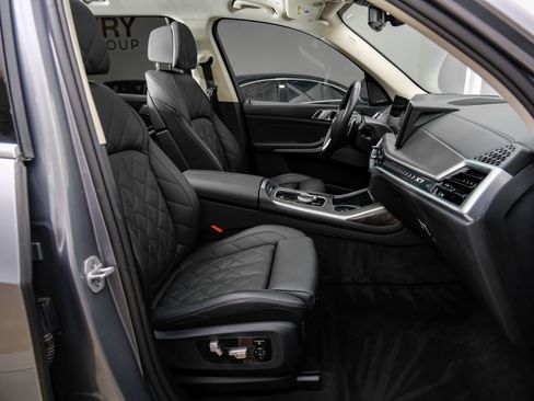 Used 2025 BMW X7 xDrive40i AWD/4WD image 42