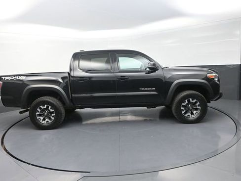 Used 2021 Toyota Tacoma TRD Off-Road AWD/4WD image 20