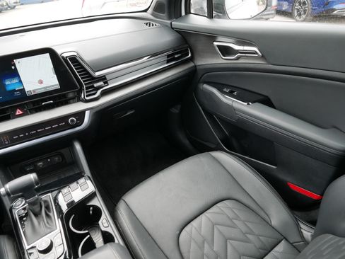 Certified 2025 Kia Sportage X-Line image 11