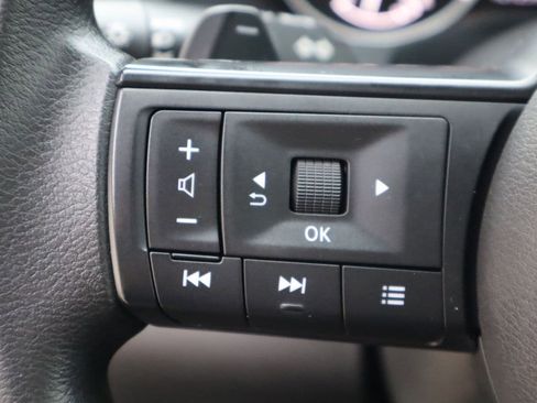 Used 2024 Nissan Pathfinder S image 13