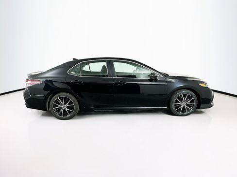 Used 2024 Toyota Camry SE image 10