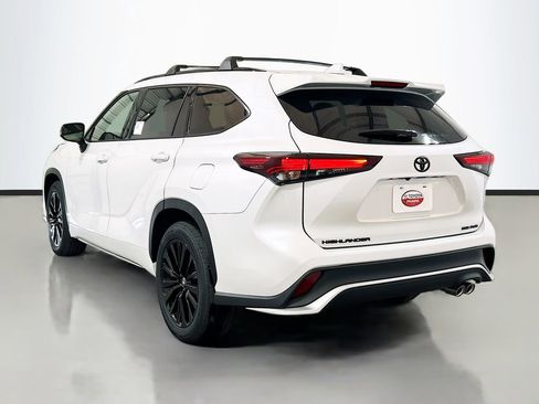New 2026 Toyota Highlander XSE image 6