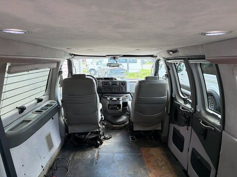 Used 2014 Ford E-150 and Econoline 150 w/ RV Plus Package RWD image 20