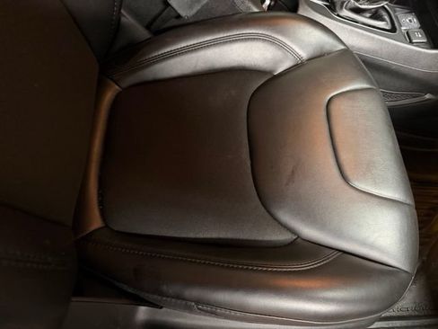 Used 2021 Jeep Cherokee Latitude Plus FWD image 28