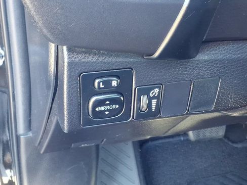 Used 2017 Toyota Corolla SE w/ Carpet Mat Package (TMS) FWD image 18