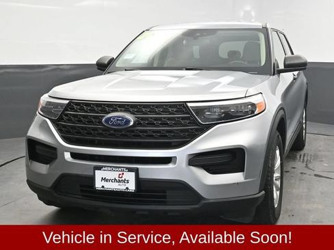 Used 2021 Ford Explorer 4WD image 2