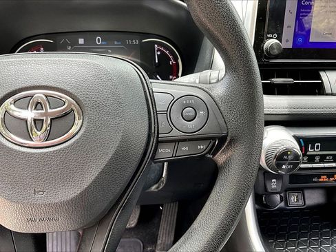 Used 2025 Toyota RAV4 XLE w/ Convenience Package FWD image 11