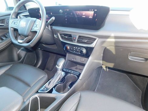 Used 2024 Buick Encore GX Sport Touring image 17