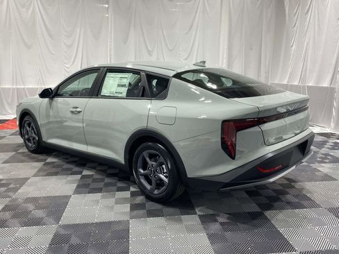 New 2026 Kia K4 LXS image 2