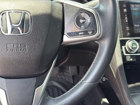 Used 2017 Honda Civic Touring image 15