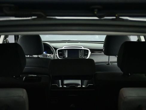 Used 2020 Kia Sorento LX image 39