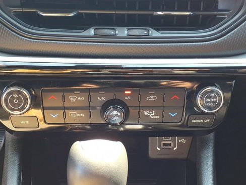 Certified 2025 Jeep Compass Limited w/ High Altitude Package AWD/4WD image 8