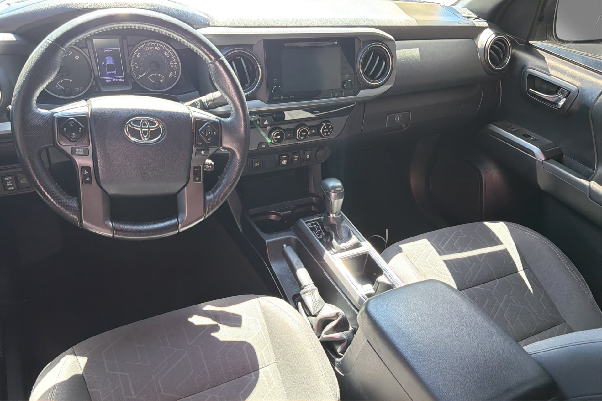 Used 2018 Toyota Tacoma TRD Sport RWD image 9