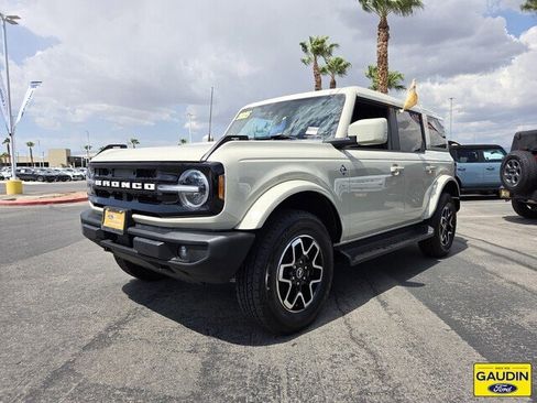 Certified 2025 Ford Bronco Outer Banks AWD/4WD image 3