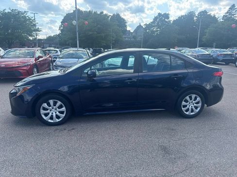 Used 2021 Toyota Corolla LE FWD image 3