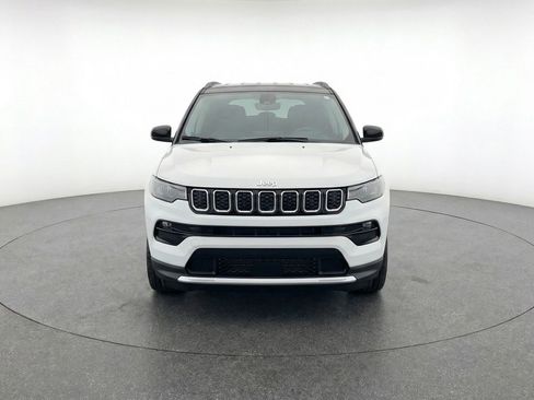 Used 2025 Jeep Compass Limited AWD/4WD image 2