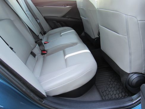 Used 2025 Toyota Camry SE FWD image 31