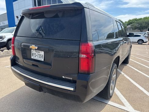Used 2018 Chevrolet Suburban Premier AWD/4WD image 5