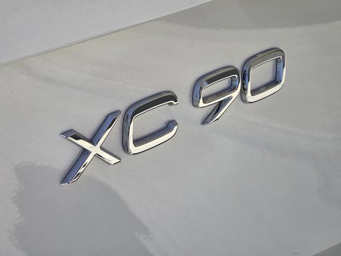 New 2026 Volvo XC90 B6 Ultra w/ Protection Package image 13