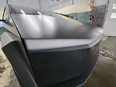 Used 2024 Tesla Cybertruck AWD Crew Cab image 14