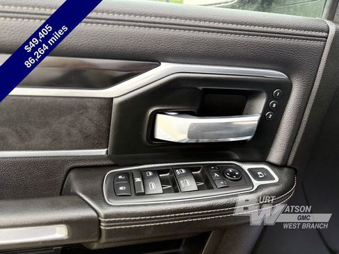Used 2019 RAM 2500 Laramie w/ Black Appearance Package AWD/4WD image 13