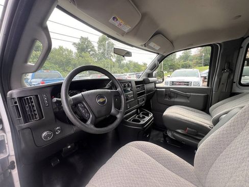 Used 2016 Chevrolet Express 2500 RWD image 14