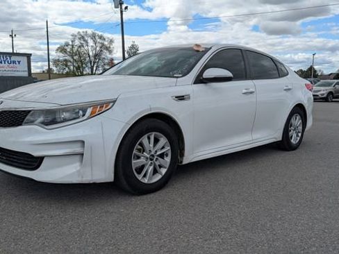 Used 2016 Kia Optima LX FWD image 1