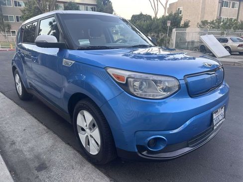 Used 2015 Kia Soul EV image 2