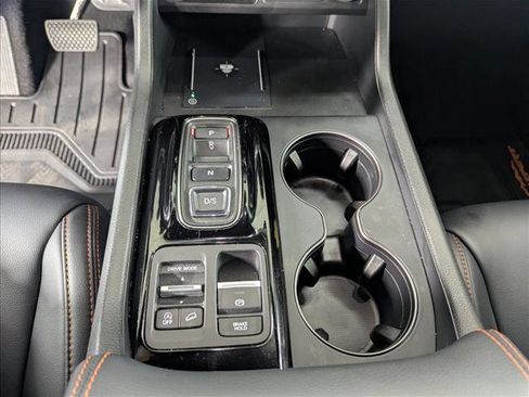 Used 2025 Honda Pilot TrailSport image 13