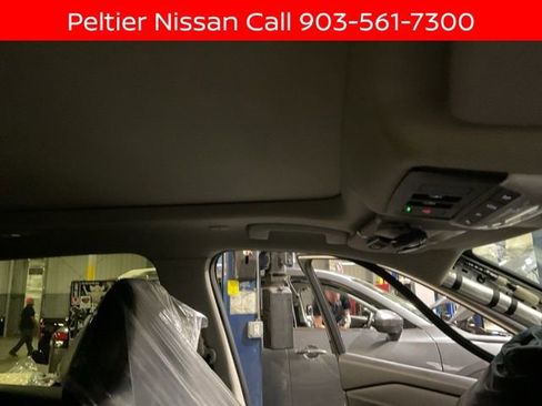 Certified 2025 Nissan Rogue Platinum FWD image 7