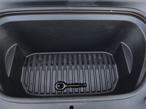 Used 2023 Tesla Model Y Long Range image 25