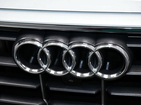 Used 2022 Audi Q8 Premium AWD/4WD image 85