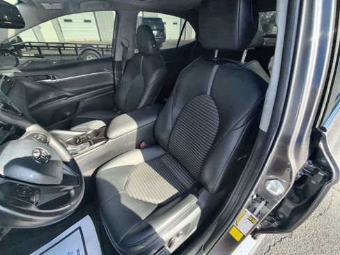 Used 2024 Toyota Camry SE w/ Convenience Package FWD image 17
