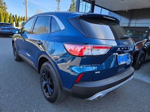 Used 2020 Ford Escape SE AWD/4WD image 3