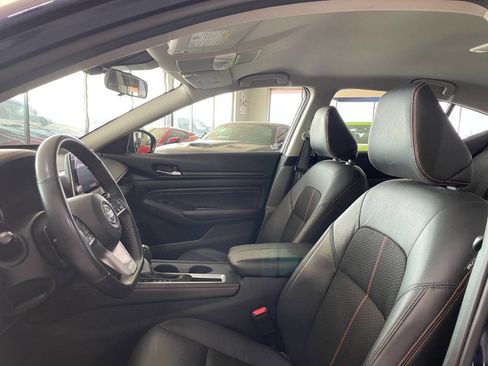 Used 2022 Nissan Altima 2.5 SR image 14