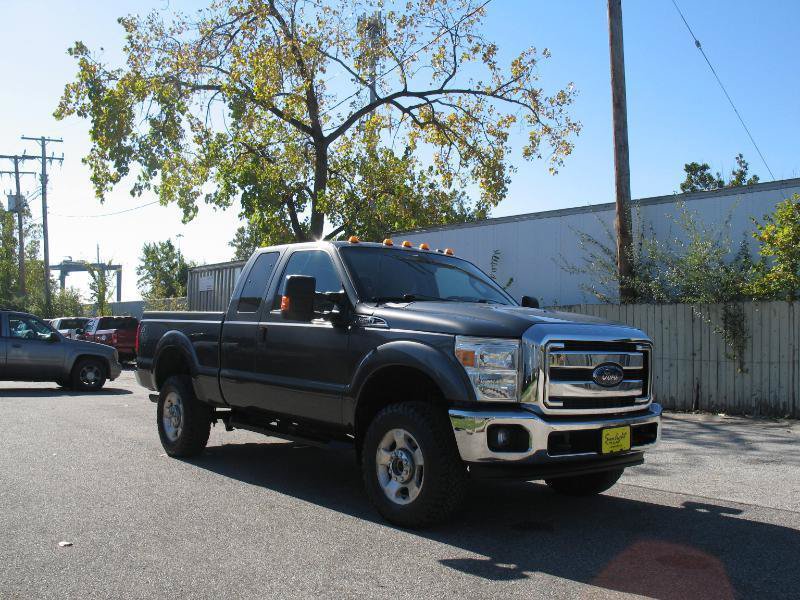 Used 2015 Ford F250 XLT w/ XLT Value Package AWD/4WD image 4