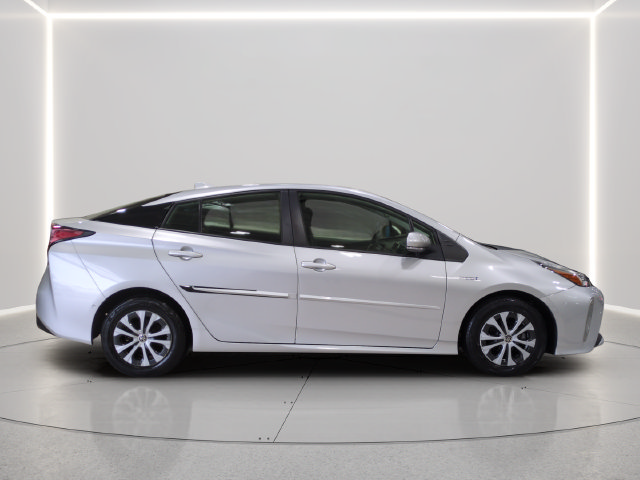 Used 2022 Toyota Prius LE AWD/4WD image 6