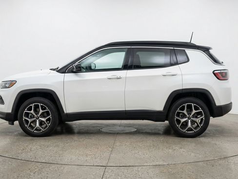 Used 2025 Jeep Compass Limited AWD/4WD image 5