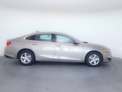 Used 2024 Chevrolet Malibu LT image 9
