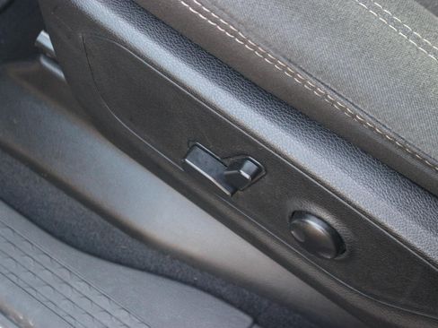 Used 2025 RAM 1500 Big Horn AWD/4WD image 16