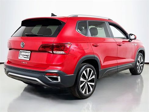 Used 2023 Volkswagen Taos SE image 4