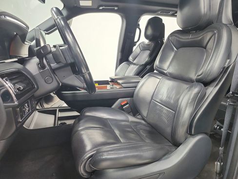Used 2023 Lincoln Navigator Reserve AWD/4WD image 19