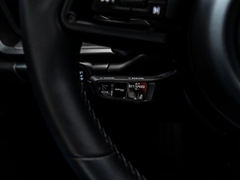 Used 2025 Porsche 911 Carrera image 26