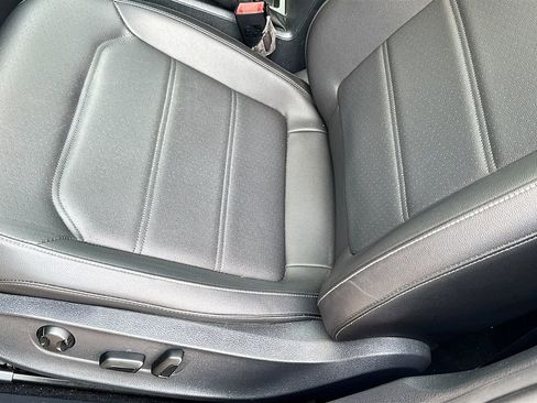 Used 2021 Volkswagen Passat 2.0T SE image 20