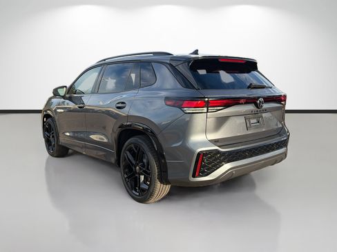 New 2026 Volkswagen Tiguan SE R-Line FWD image 5