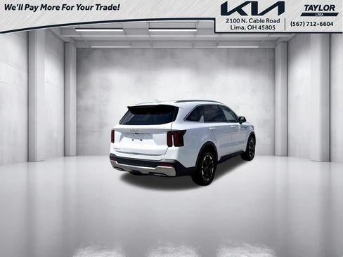 Used 2024 Kia Sorento S FWD image 2