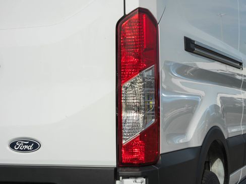 New 2026 Ford Transit 250 148 Medium Roof image 8